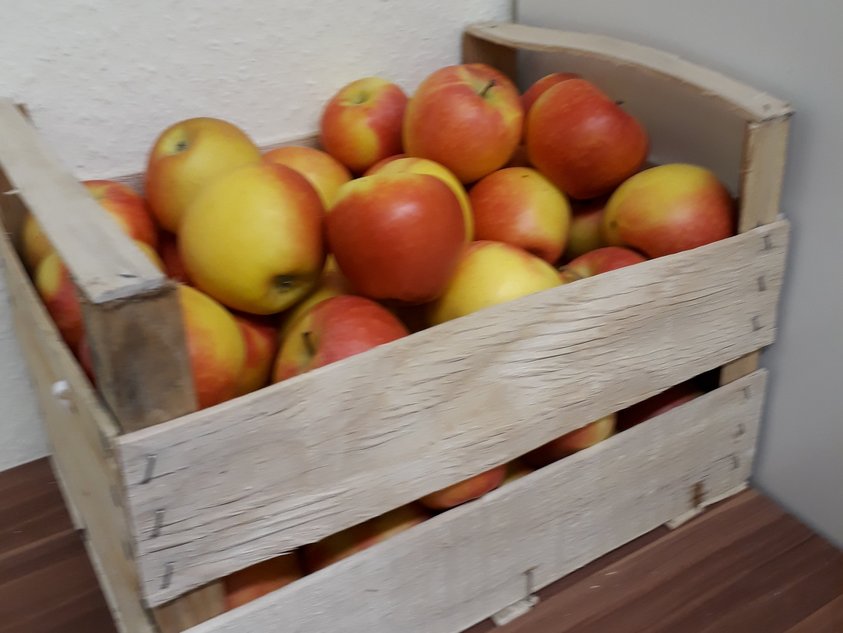 Äpfel in der Kiste